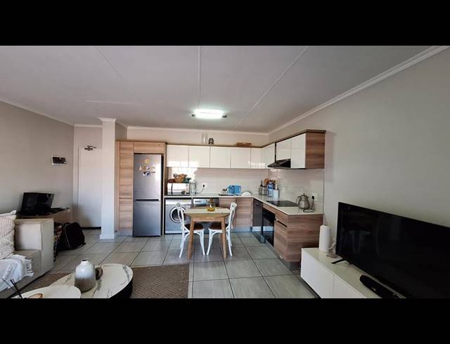 1 BEDROOM APARTMENT FOR SALE IN WATERFALL